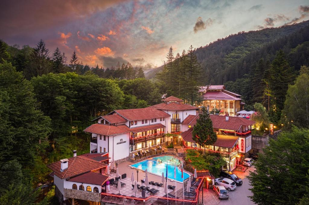 Bazén v ubytování Hotel Alfaresort Thermal Chiflika nebo v jeho okolí