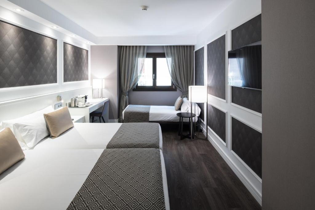 
Triple Room (2 Adults + 1 Child)
