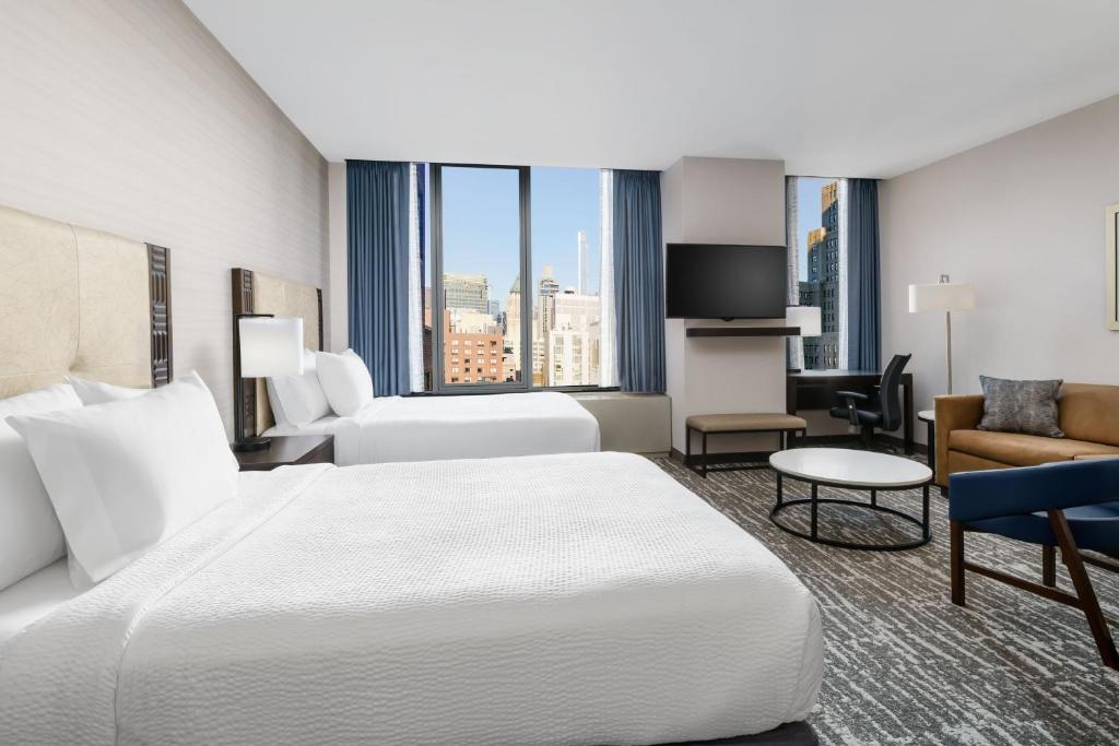 Fairfield Inn & Suites by Marriott New York Midtown Manhattan/Penn Station - Queen Suite With Two Queen Beds, Sofa Bed