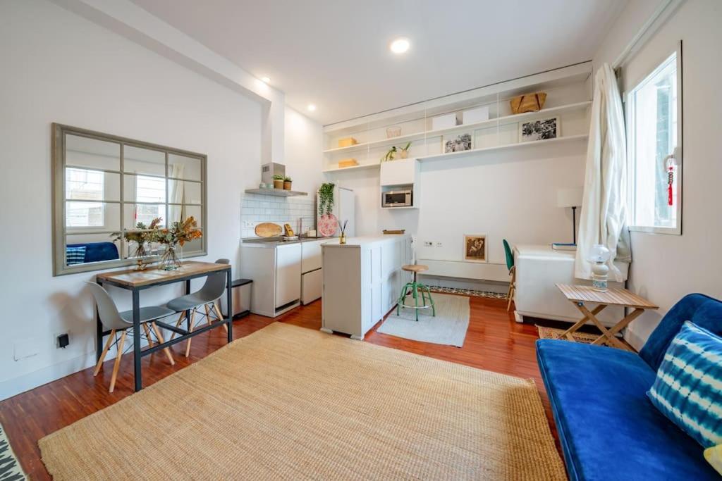 Cozy apartment. Perfect location