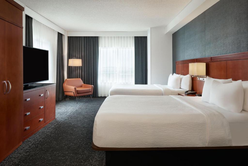 Courtyard by Marriott Calgary Airport - Resim 2