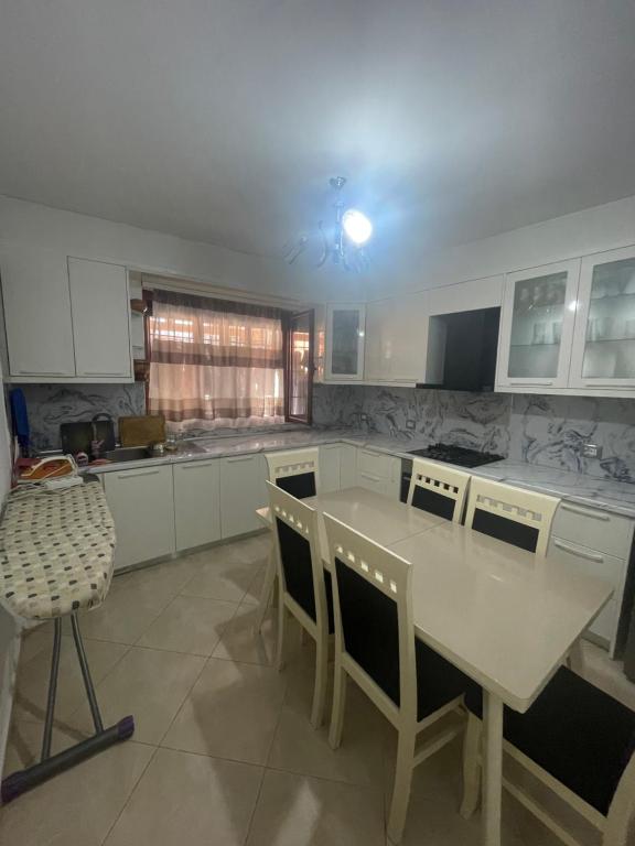 Albi apartamant - Imazhi 6