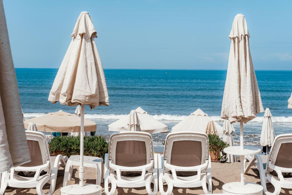 Nespecifikovaný výhled na moře nebo výhled na moře při pohledu z hotelu