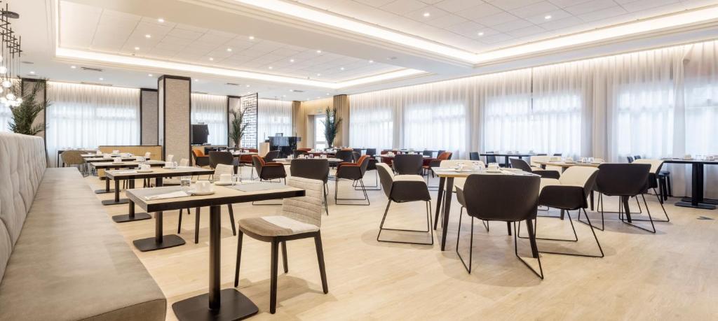 Restaurace v ubytování Ilunion Alcora Sevilla
