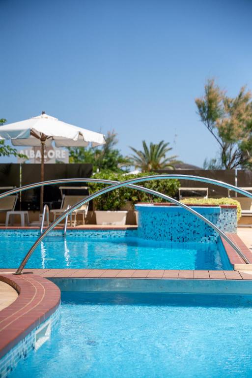 Bazén v ubytování Hotel Mazzanti nebo v jeho okolí