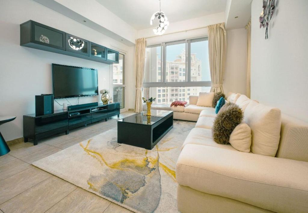 Breathtaking Spectacular 2 BR Apt in Palm Jumeirah
