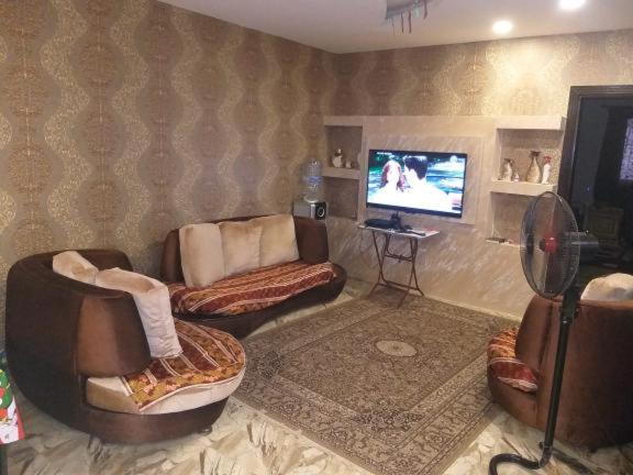 Fotografie z fotogalerie ubytování شقه دوبلكس 2 غرفة نوم و 2 ريسيبشين و 2 حمام بفيلا خاصه v destinaci Sheikh Zayed