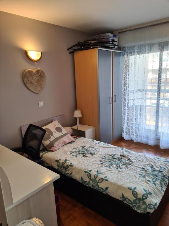 CHAMBRE DE 11 M2 AVEC BALCON, Paris (aktualisierte Preise für 2025)