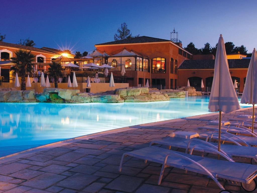 Πισίνα στο ή κοντά στο Villa in Fayence with Private Pool & BBQ