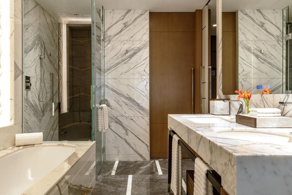 Le Royal Méridien Place Vendôme Lusailにあるバスルーム