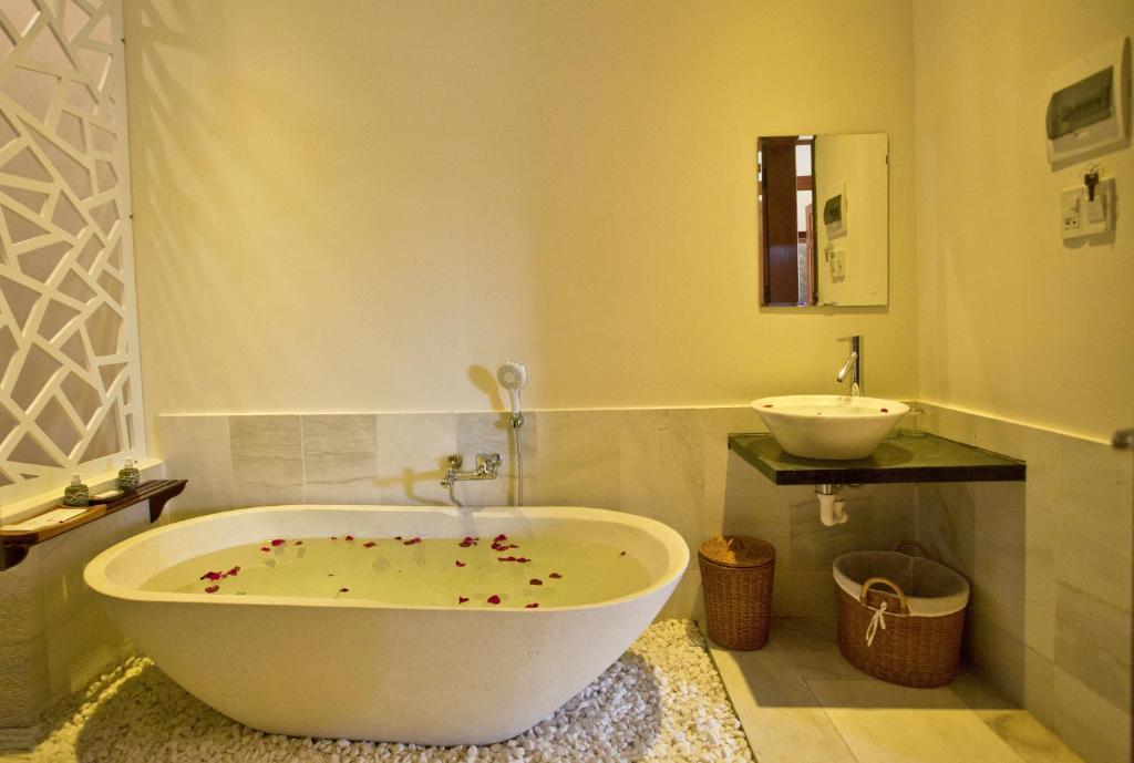 Un baño de Hoi An TNT Villa
