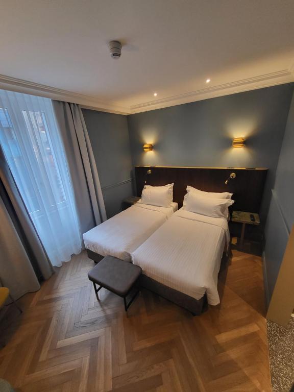 Hotel Berna - Deluxe Doppel- Oder Zweibettzimmer