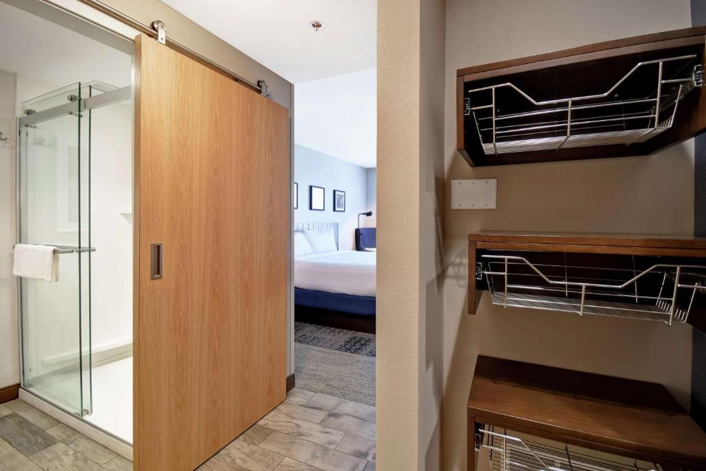 Hilton Garden Inn Jackson - Комната короля