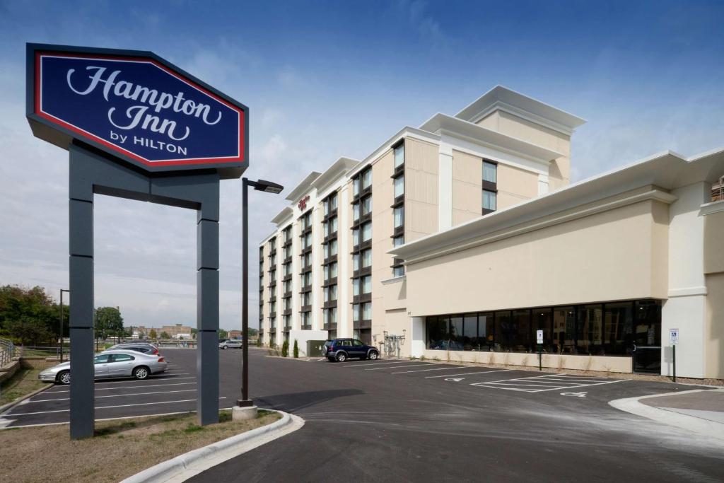 Hampton Inn Green Bay Downtown photo