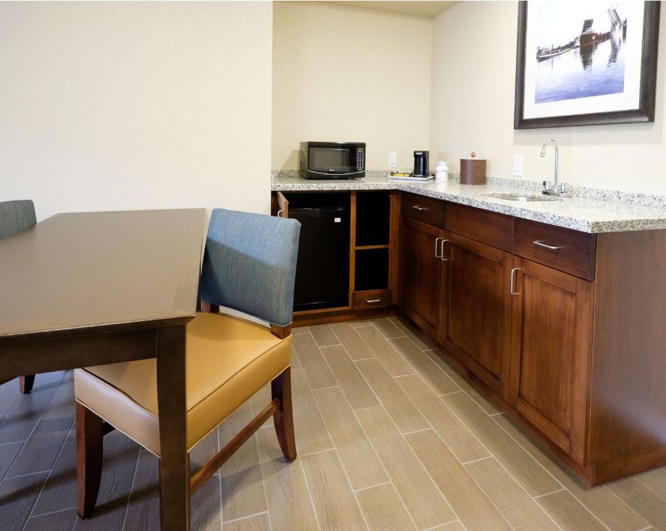 Hampton Inn Green Bay Downtown photo