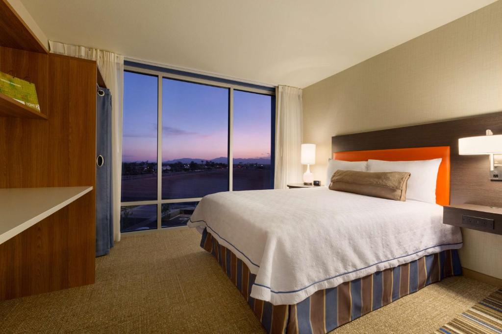 Postel nebo postele na pokoji v ubytování Home2 Suites by Hilton Phoenix Chandler
