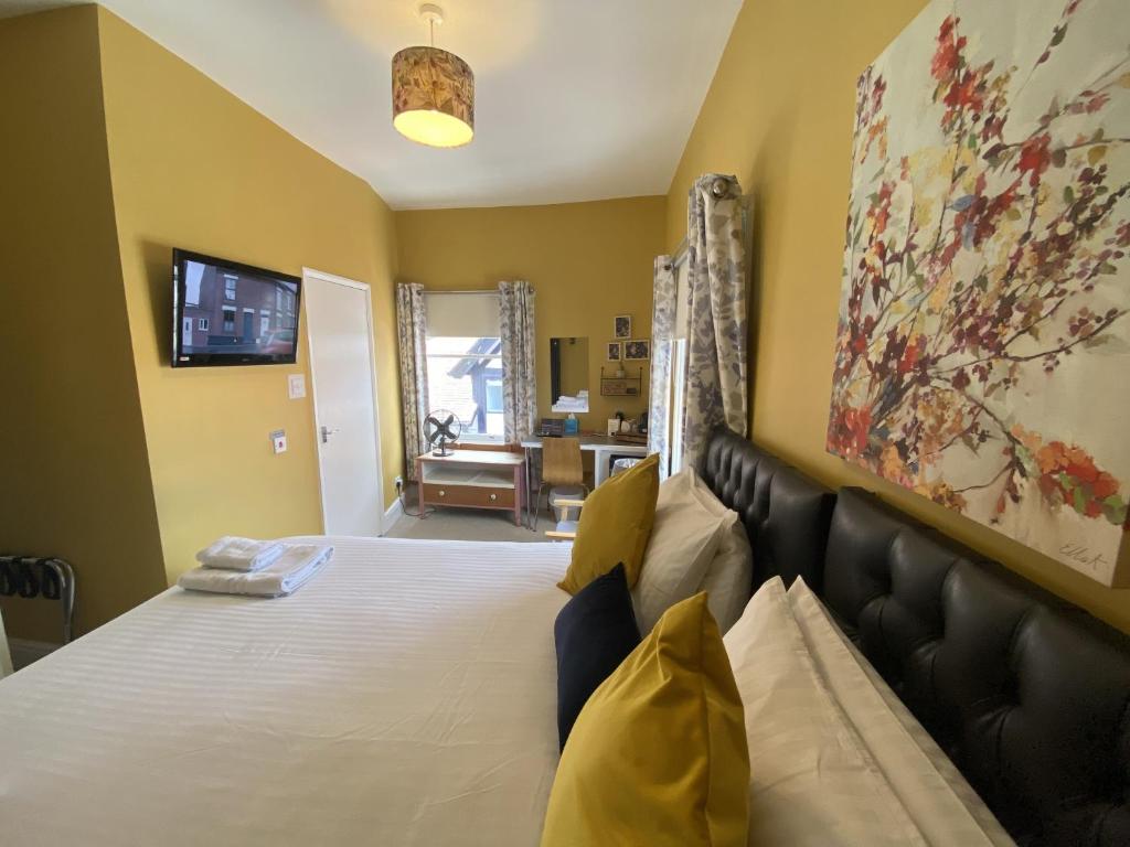 Grosvenor Place Guest House - Twin Room With Private Bathroom