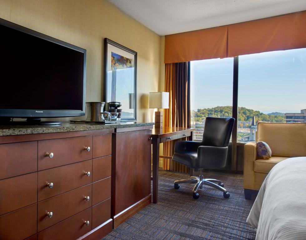 Hilton Knoxville - 