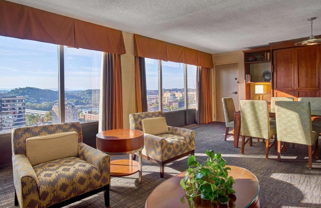 Hilton Knoxville - 
