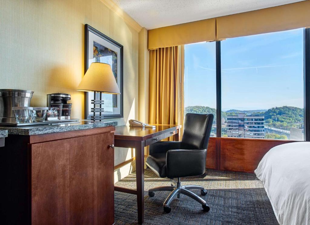 Hilton Knoxville - 