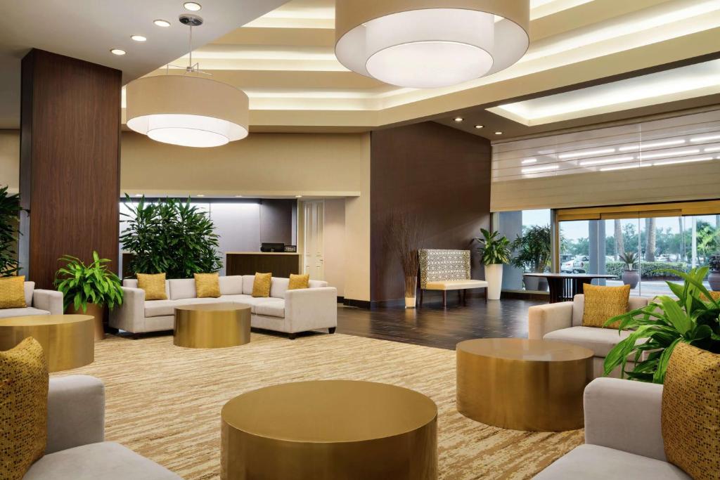 Posezení v ubytování Hilton Melbourne, FL