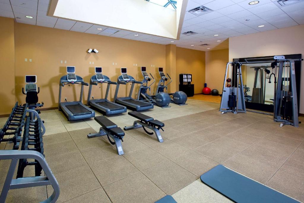 Fitness centrum a/nebo fitness zařízení v ubytování Hilton Melbourne, FL
