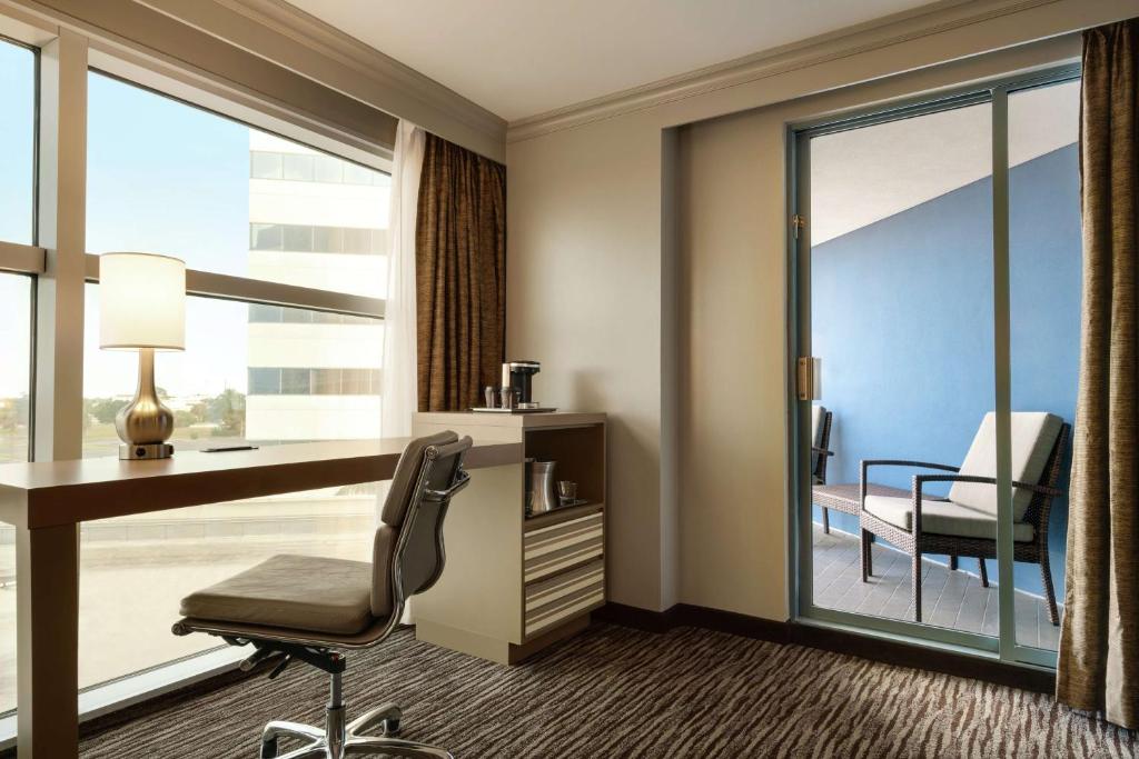 Posezení v ubytování Hilton Melbourne, FL