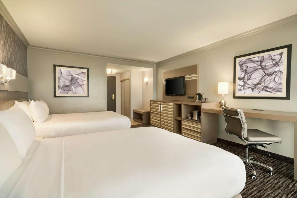 Postel nebo postele na pokoji v ubytování Hilton Melbourne, FL