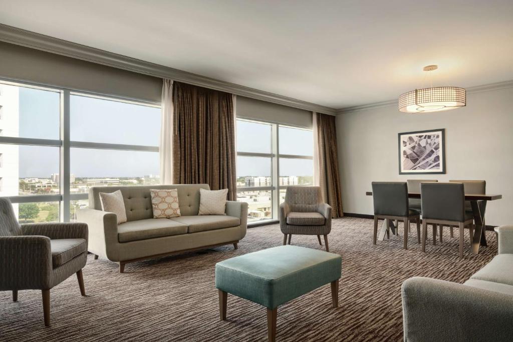 Posezení v ubytování Hilton Melbourne, FL