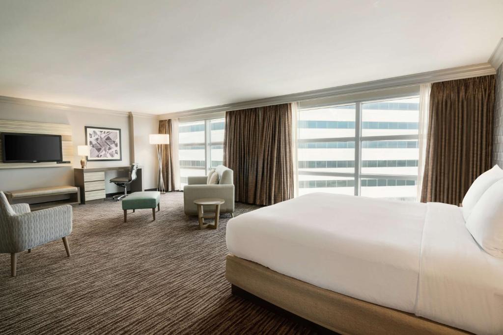 TV a/nebo společenská místnost v ubytování Hilton Melbourne, FL