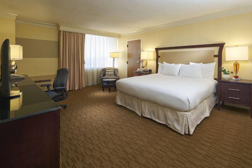 Hilton Raleigh North Hills - Room King Con Bañera: Movilidad Y Acceso Auditivo