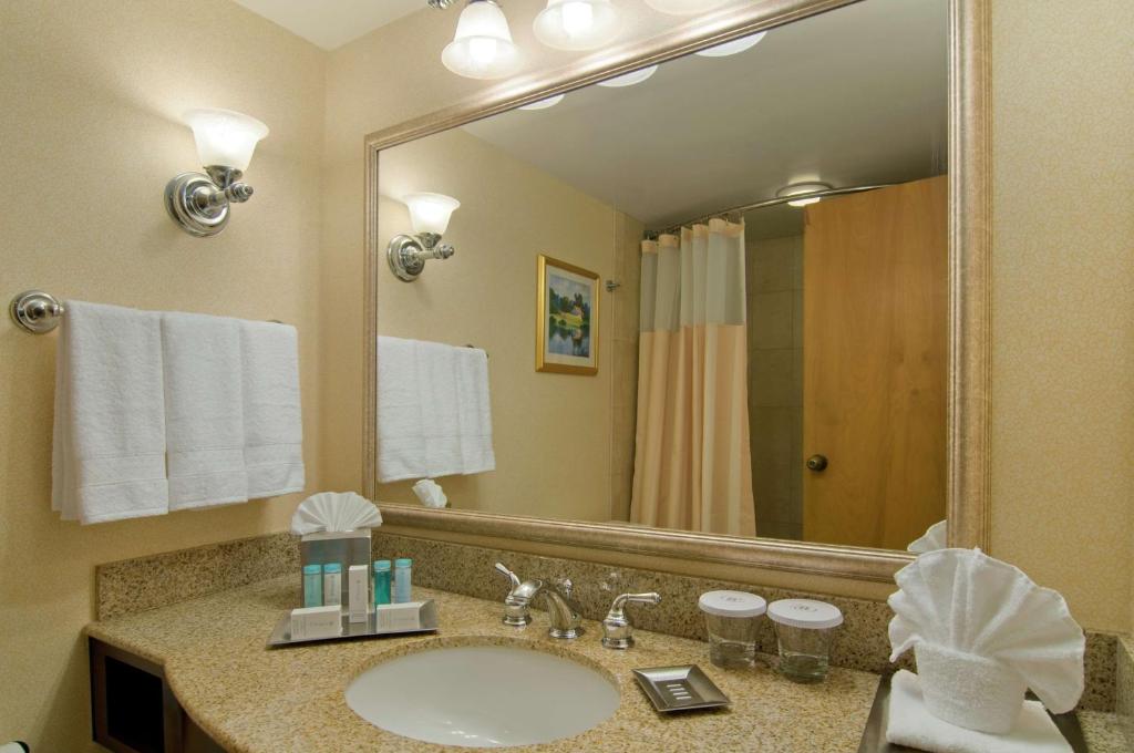 Hilton Raleigh North Hills - Habitación Doble Con Dos Camas Dobles