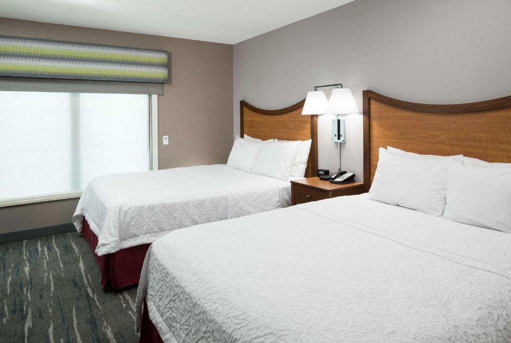 Hampton Inn & Suites Chicago North Shore photo