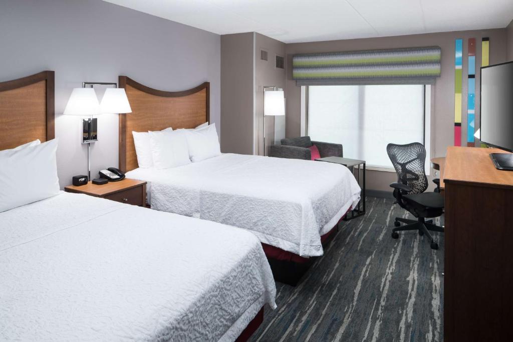 Hampton Inn & Suites Chicago North Shore - Queen Room Met Twee Queensize Bedden - Niet -roken
