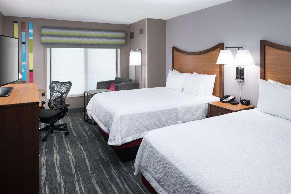 Hampton Inn & Suites Chicago North Shore photo