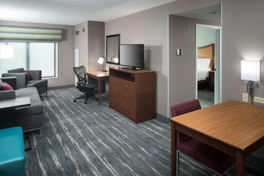 Hampton Inn & Suites Chicago North Shore - Suite King De Una Habitación Con Cocina-no Fumar