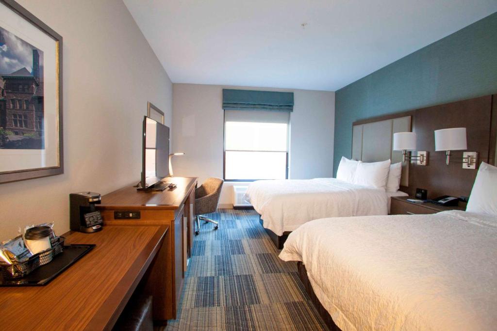 Hampton Inn & Suites St. Paul Downtown - Queen Met Twee Queensize Bedden – Niet-roken