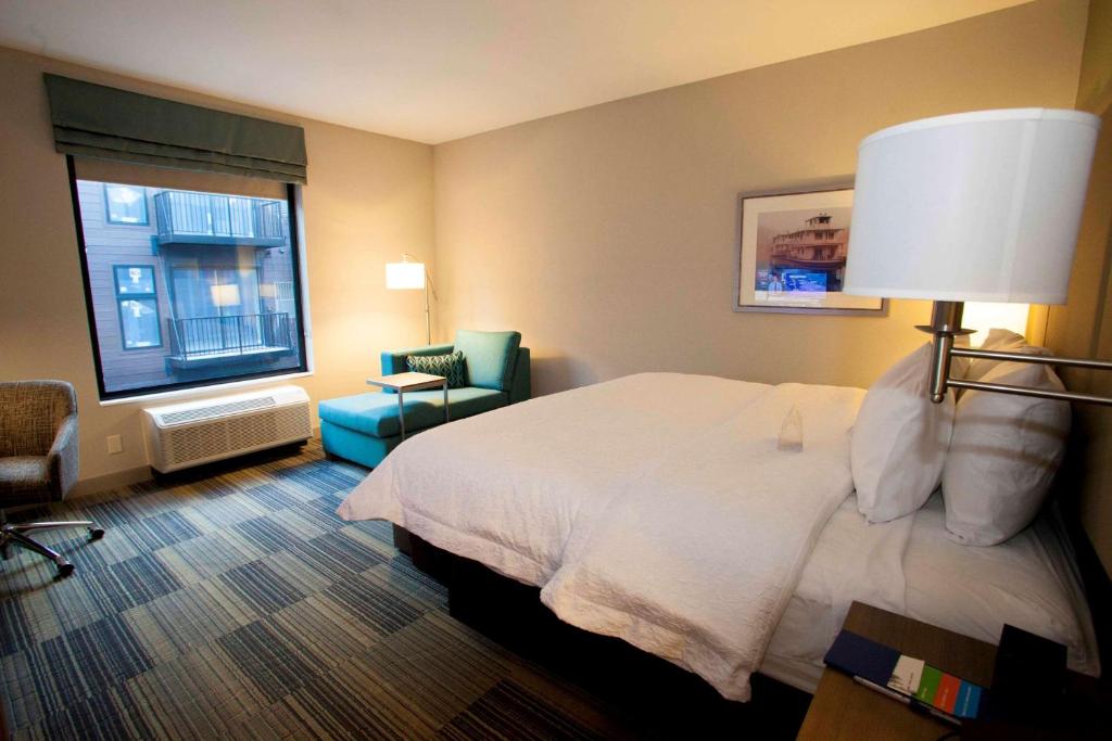 Hampton Inn & Suites St. Paul Downtown - Quarto King - Acesso Auditivo/Não Fumador