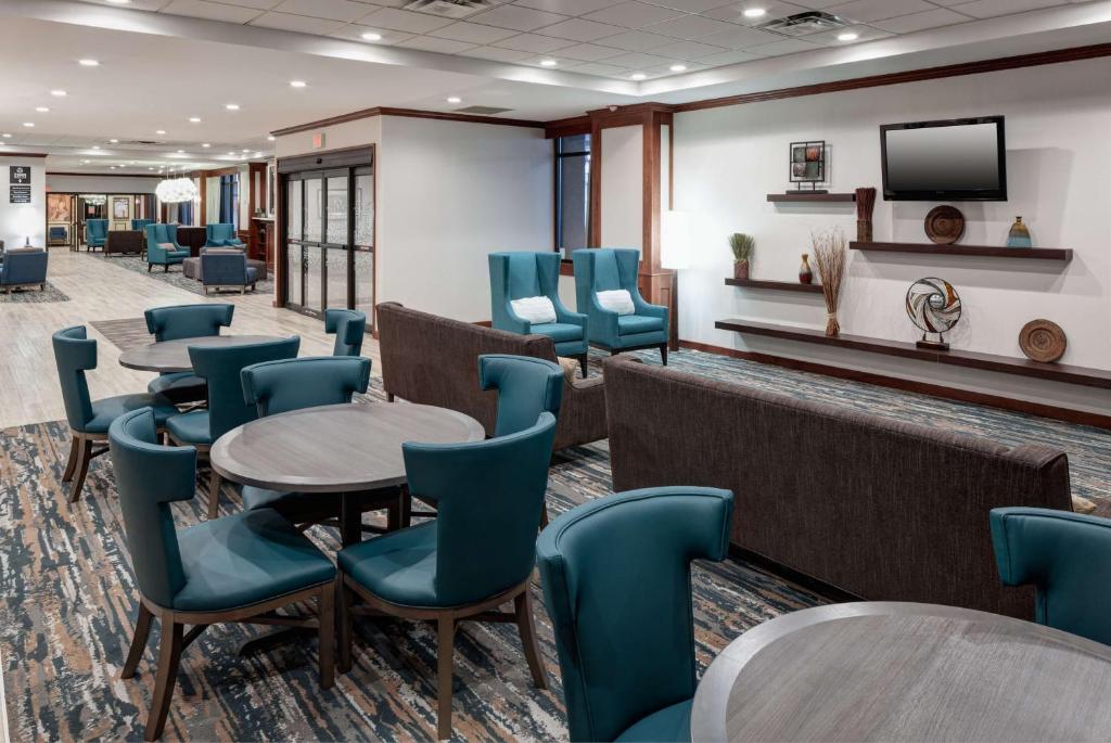Hampton Inn St Louis- at the Arch photo