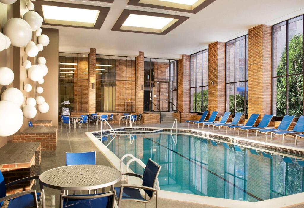 Bazén v ubytování Hilton Parsippany nebo v jeho okolí