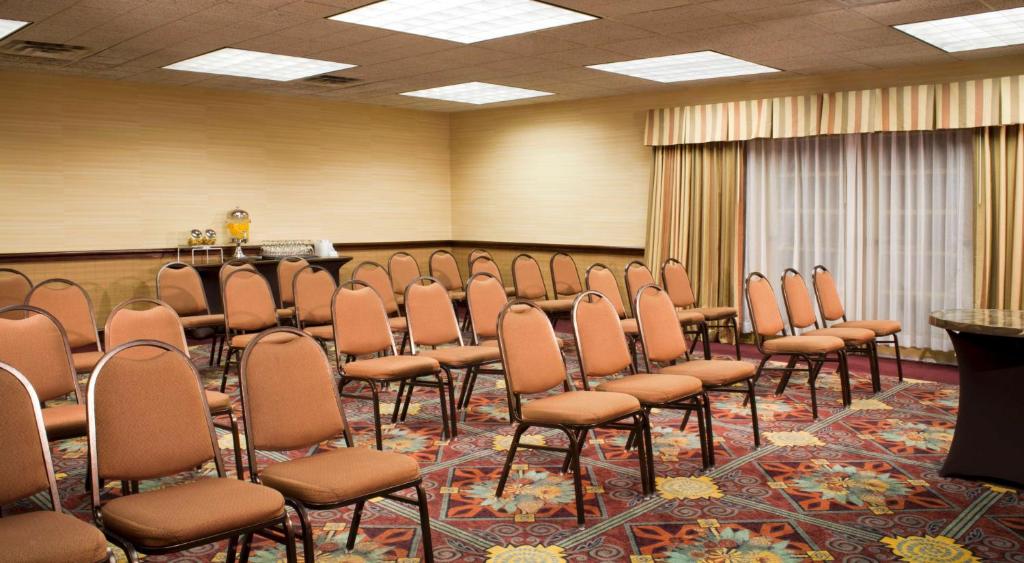 Konferenční prostory v ubytování Embassy Suites by Hilton Flagstaff