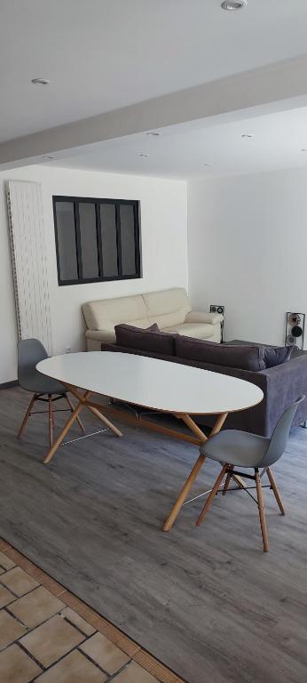 meublé neuf avec jardin - Appartement De Deux Chambres