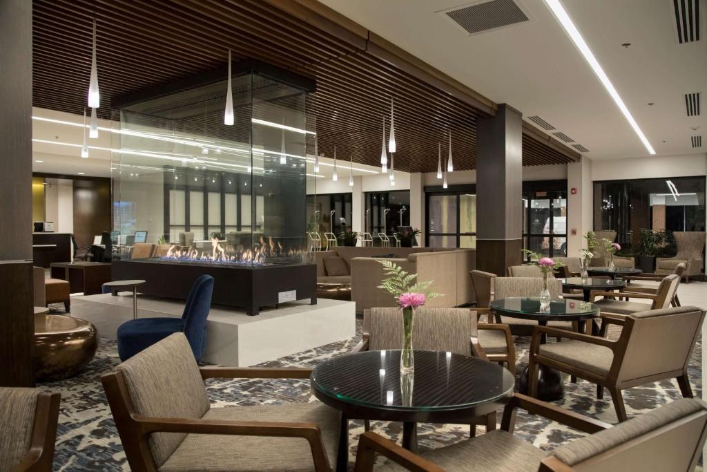 Restaurace v ubytování DoubleTree by Hilton Hotel Syracuse