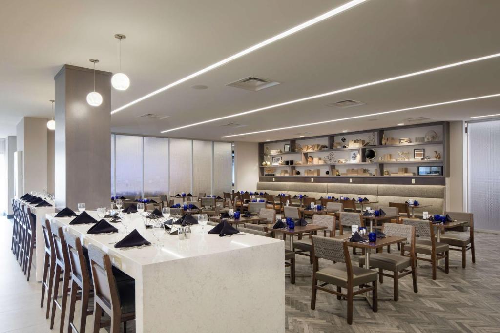 Restaurace v ubytování DoubleTree by Hilton Hotel Syracuse