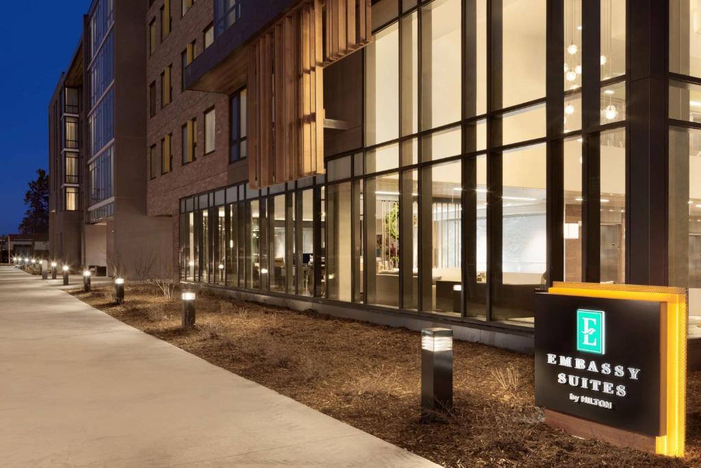 4 stars hotel in Boulder