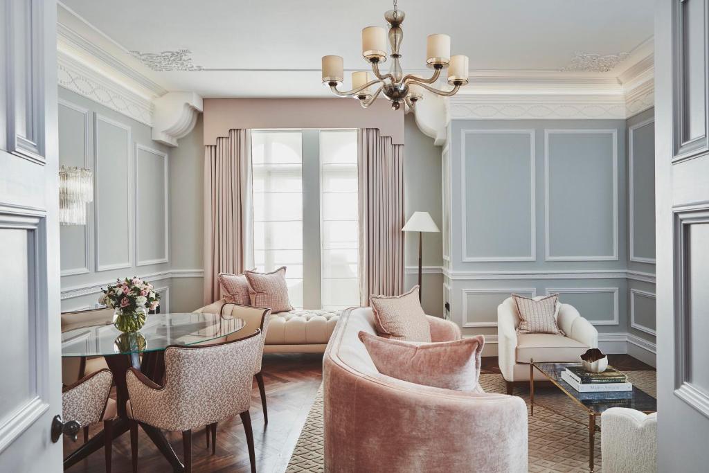 
Mayfair Terrace Suite
