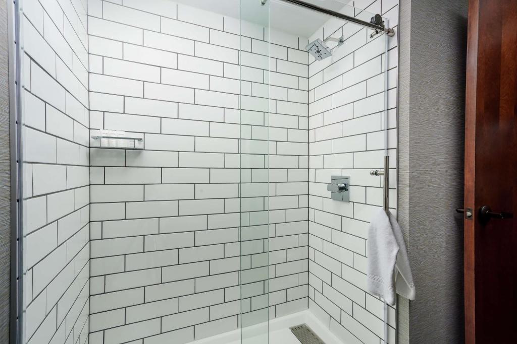 Joinery Hotel Pittsburgh, Curio Collection by Hilton - King Room