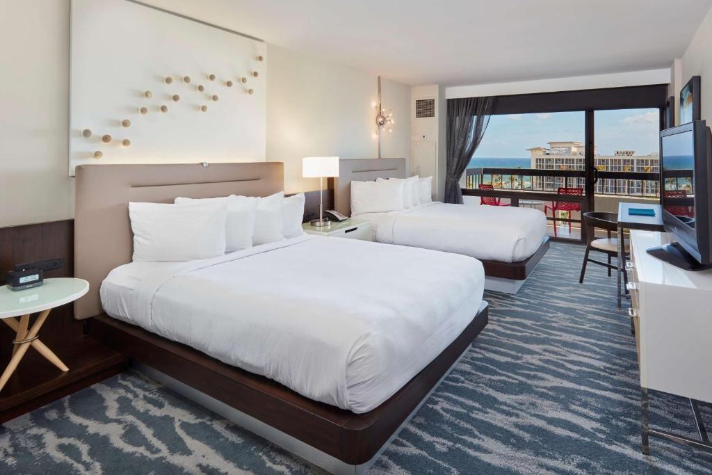 Waterstone Resort & Marina Boca Raton, Curio Collection by Hilton - 
