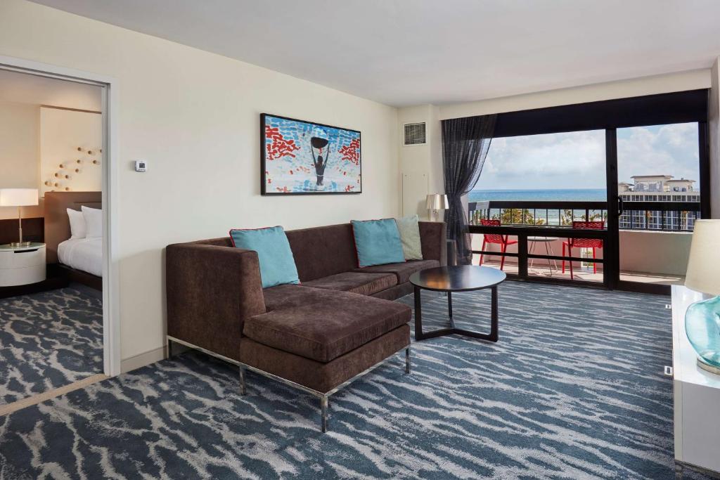 Waterstone Resort & Marina Boca Raton, Curio Collection by Hilton - 