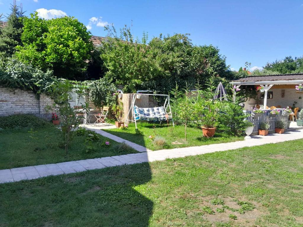 Zahrada ubytování Edina Vintage Vendégház